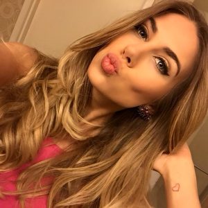 Adèle  - rencontre-Teen-Nîmes