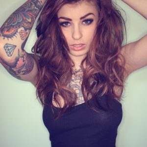 Nue et franche Elodie - rencontre-Milf-Angers
