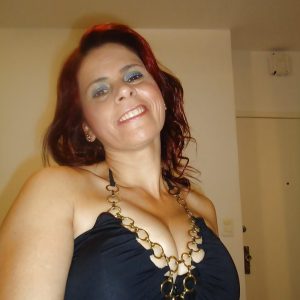 Quand le cocooning devient coquin… Léonie - rencontre-Milf-Fontenay-sous-Bois