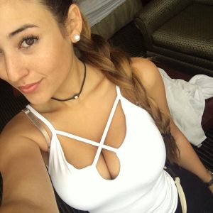 J’ai besoin de me changer les idées Laura - rencontre-Naturiste-Fontenay-sous-Bois