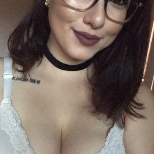Un petit café et des rires ? Lila - rencontre-Teen-Grasse